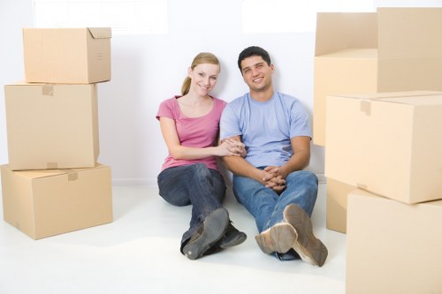 Efficient moving truck in Bethnalgreen for flats and office moves