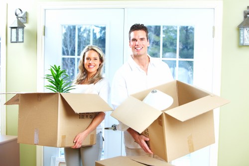 Bethnalgreen flat and apartment removal service with careful handling